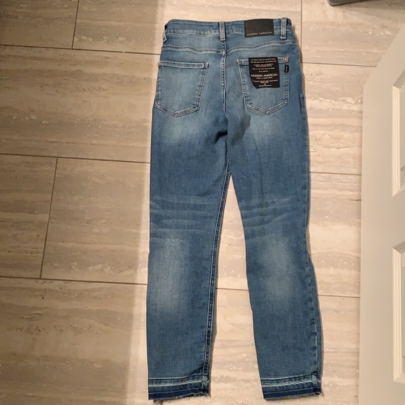 Modern American Cali Cropped Denim - Picture 7 of 7